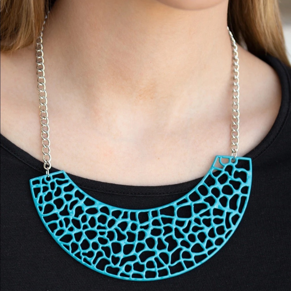 ❤️‍🔥5/$25❤️‍🔥 Powerful Prowl Blue Necklace